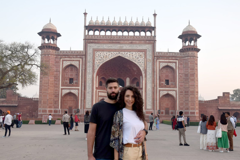 From Delhi :Private Day Trip To Taj Mahal & Agra Fort By Car