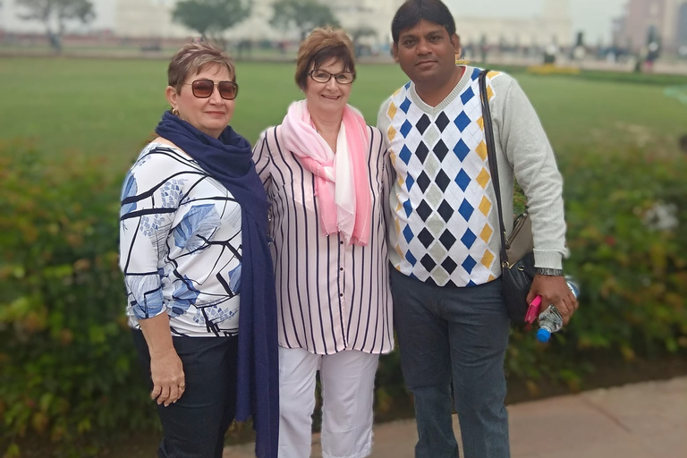 From Delhi :Private Day Trip To Taj Mahal & Agra Fort By Car