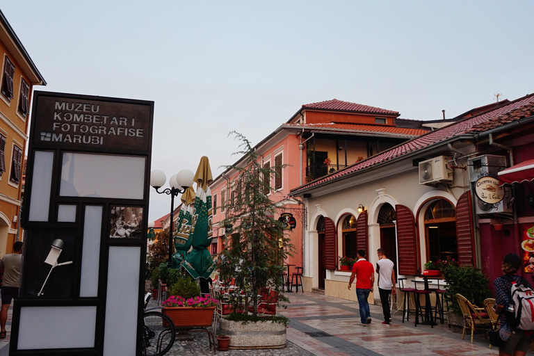 De Tirana: excursão privada de um dia a Shkoder e Lago Skadar