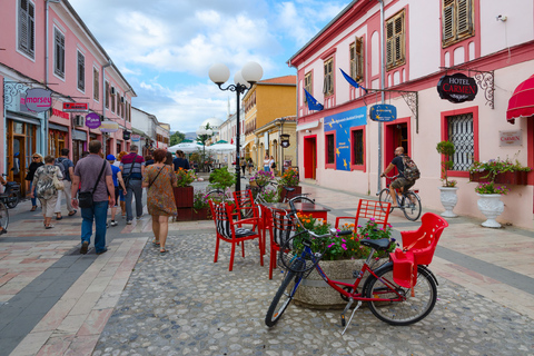 Desde Tirana: tour privado de un día a Shkoder y al lago Skadar