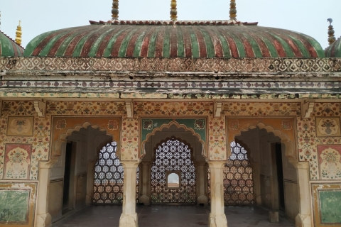 Privater Guide oder Stadtexperte für Jaipur Stadtrundfahrt mietenSprache Sprechen Leitfaden