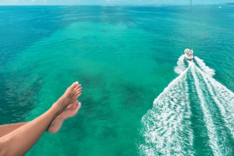 Makadi Bay: Glasboot und Parasailing mit Wassersport