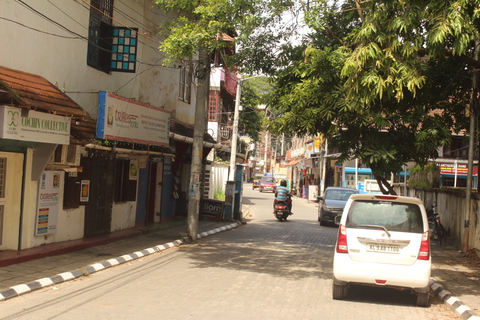 Fort Kochi & Jewish Town zu Fuß, mit dem Tuk Tuk und dem öffentlichen BusGruppe bis zu 6 Fort Kochi & Jewish Town im Tuk Tuk, öffentlichen Bus