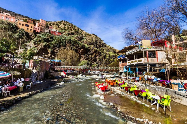 De Marrakech: Excursão de meio dia para as Montanhas Atlas e Ourika