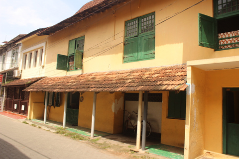 Tuk Tuk Experience Private Tour to Fort Kochi &amp; Jewish Town.