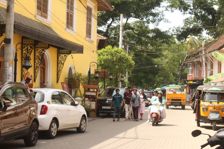 Fort Kochi et la ville juive à pied, en tuk tuk et en bus publicGroupe jusqu'à 6 Fort Kochi & Jewish Town en Tuk tuk, bus public