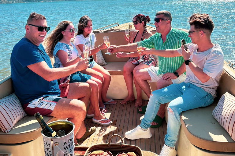 Lisbon Exclusive Sunset Cruise – Pizza, Open Bar & Dolphins Lisbon: Sunset Cruise–Pizza, Open Bar & Dolphins 2h