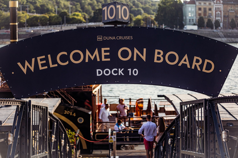 Budapest : Croisière historique avec boisson de bienvenueCroisière historique de jour avec Tokaj Premium Frizzante