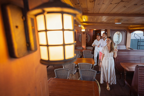 Budapest : Croisière historique avec boisson de bienvenueCroisière historique de jour avec Tokaj Premium Frizzante