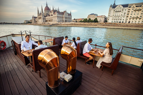 Budapest: Historic Cruise with Welcome Drink Historical Daytime Cruise with Tokaj Premium Frizzante