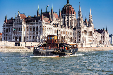 Budapest: Historisk kryssning med välkomstdrinkHistorisk kryssning dagtid med Tokaj Premium Frizzante