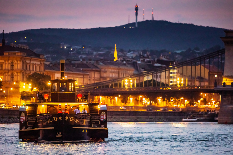 Budapest: Historic Cruise with Welcome DrinkHistorical Daytime Cruise with Tokaj Premium Frizzante