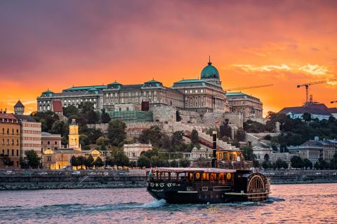 Budapest: crociera storica con audioguida e drink di benvenuto