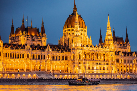 Budapest: Historic Cruise with Welcome DrinkHistorical Daytime Cruise with Tokaj Premium Frizzante