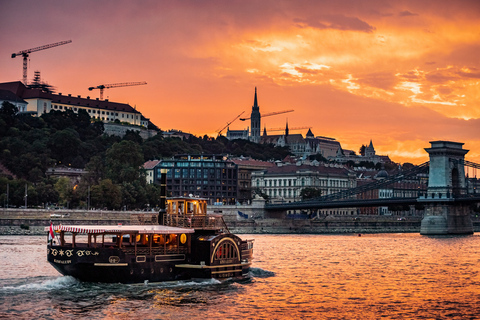 Budapest: Historic Cruise with Welcome DrinkHistorical Daytime Cruise with Tokaj Premium Frizzante