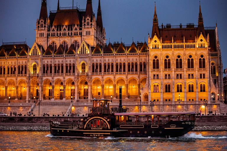 Budapest: Historic Cruise with Welcome DrinkHistorical Daytime Cruise with Tokaj Premium Frizzante