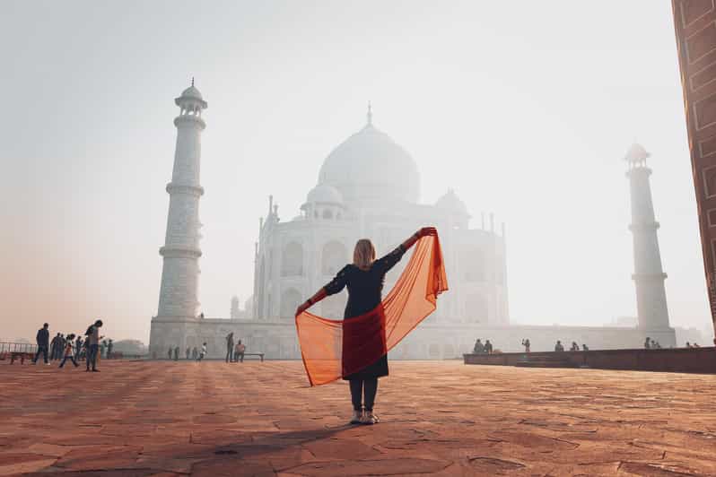 From Delhi: Taj Mahal Tour by Gatiman Express(All Inclusive)