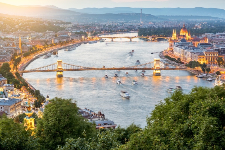 Budapest: Juego de escape autoguiado al aire libreBudapest: Juego de escape al aire libre para smartphone