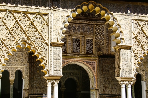 Sewilla: Wycieczka z przewodnikiem po Alcázar w małej grupie z biletem wstępu
