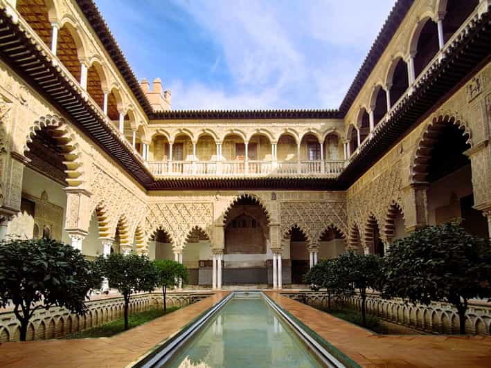 Seville: Small-Group Alcázar Guided Tour & Entry Ticket