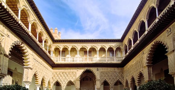 Seville: Small-Group Alcázar Guided Tour & Fast-Track Ticket