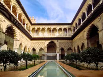 Séville : Visite guidée de l'Alcazar en petit groupe et billet d'entrée