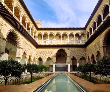 Small-Group Alcázar Guided Tour & Entry Ticket