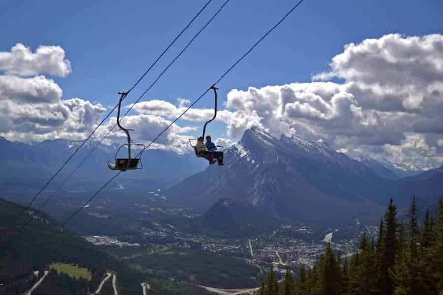 Banff: Sightseeing-Sesselliftfahrt hoch über Banff. Foto: GetYourGuide Banff: Sightseeing-Sesselliftfahrt hoch über Banff. Foto: GetYourGuide