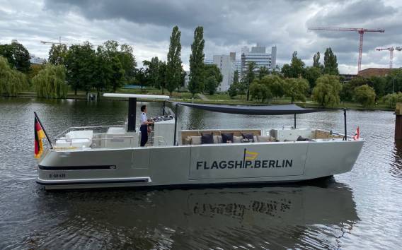 Berlin Boot: Sightseeing auf einem einzigartigen Superyacht-Tender