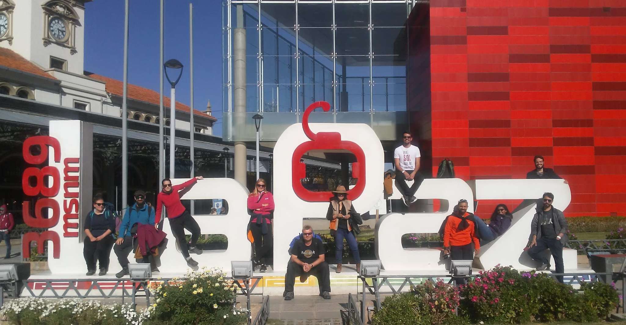 拉巴斯市与月光谷的旅游 - Hizvo