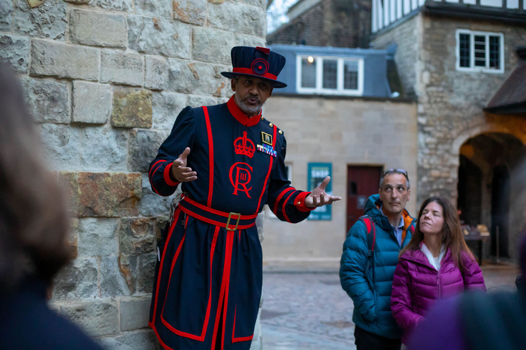 Tower of London After Hours with Beefeater & Keys Ceremony