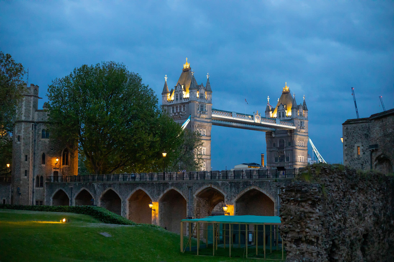 Tower of London After Hours with Beefeater & Keys Ceremony