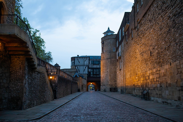 Tower of London After Hours with Beefeater & Keys Ceremony