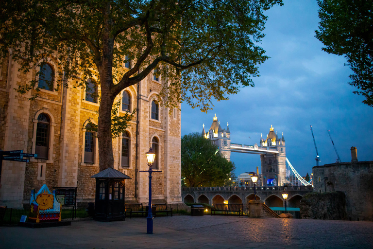 Tower of London After Hours with Beefeater & Keys Ceremony