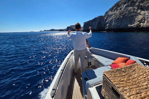 Rhodes: Private Yacht Cruise to Lindos with Meze & Drinks