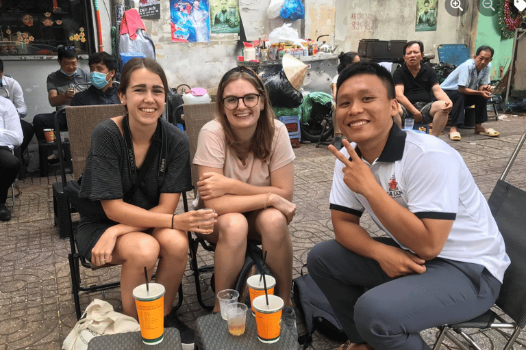 Ho Chi Minh: Visiting Chinatown with students on the bikeSaigon Discover