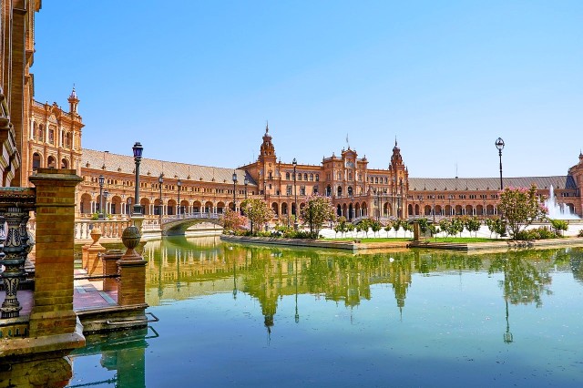Visit Seville Small-Group City Highlights Walking Tour in Seville