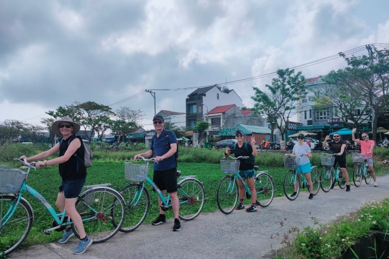 Explora la zona rural de Hoi An en bicicleta, montando en búfalo y cultivando la tierra