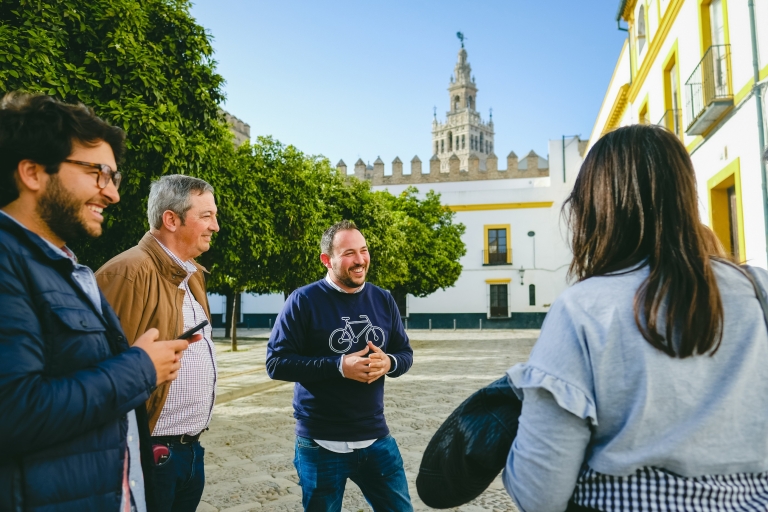 Sevilla: Kleingruppen-Tour durch das jüdische Viertel mit Tapas und Getränken
