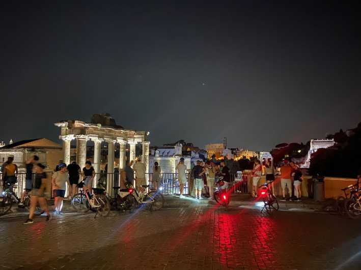 Rzym: Wieczorna wycieczka rowerowa z przewodnikiem i degustacją typowych produktów