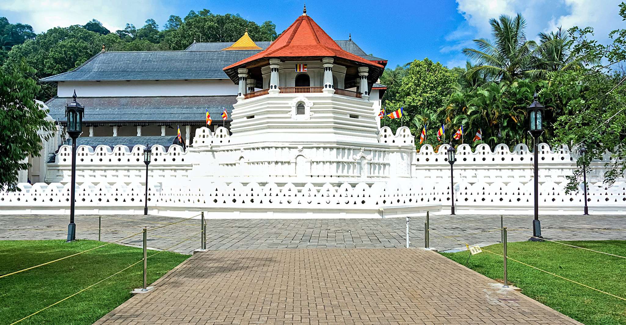 Drei Tempel Schleife in Kandy Tagestour von Tuk Tuk - Hizvo
