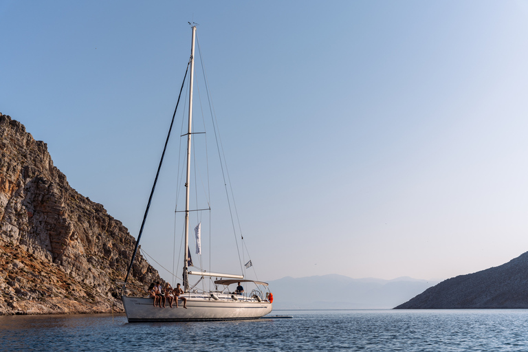 Heraklion: Crucero en velero por la isla de Dia con snorkelExcursión privada de medio día