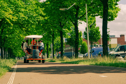 Amsterdam: Holenderska wycieczka rowerowa z barem na pokładzieWycieczka rowerowa z holenderskim piwem - wspólna