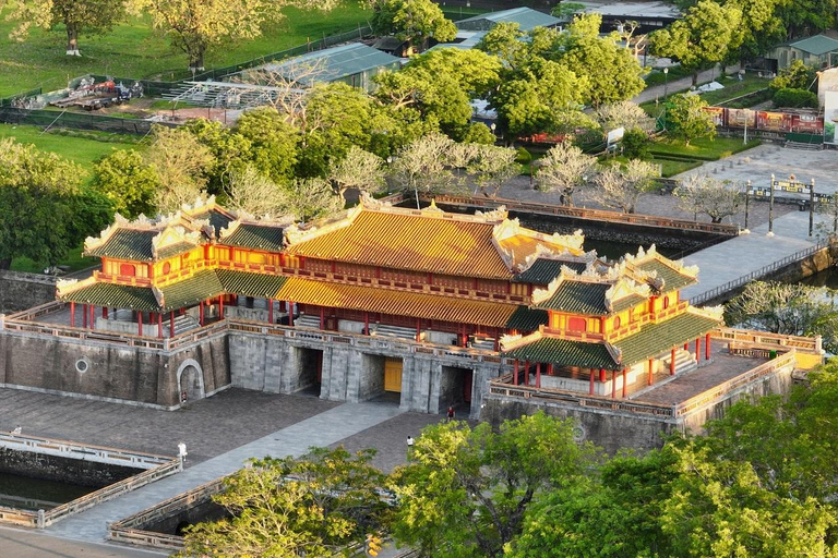 Visita de un día a la ciudad de Hue en grupo privado o reducido con Todo IncluidoTour de la ciudad de Hue en grupo reducido con Todo Incluido