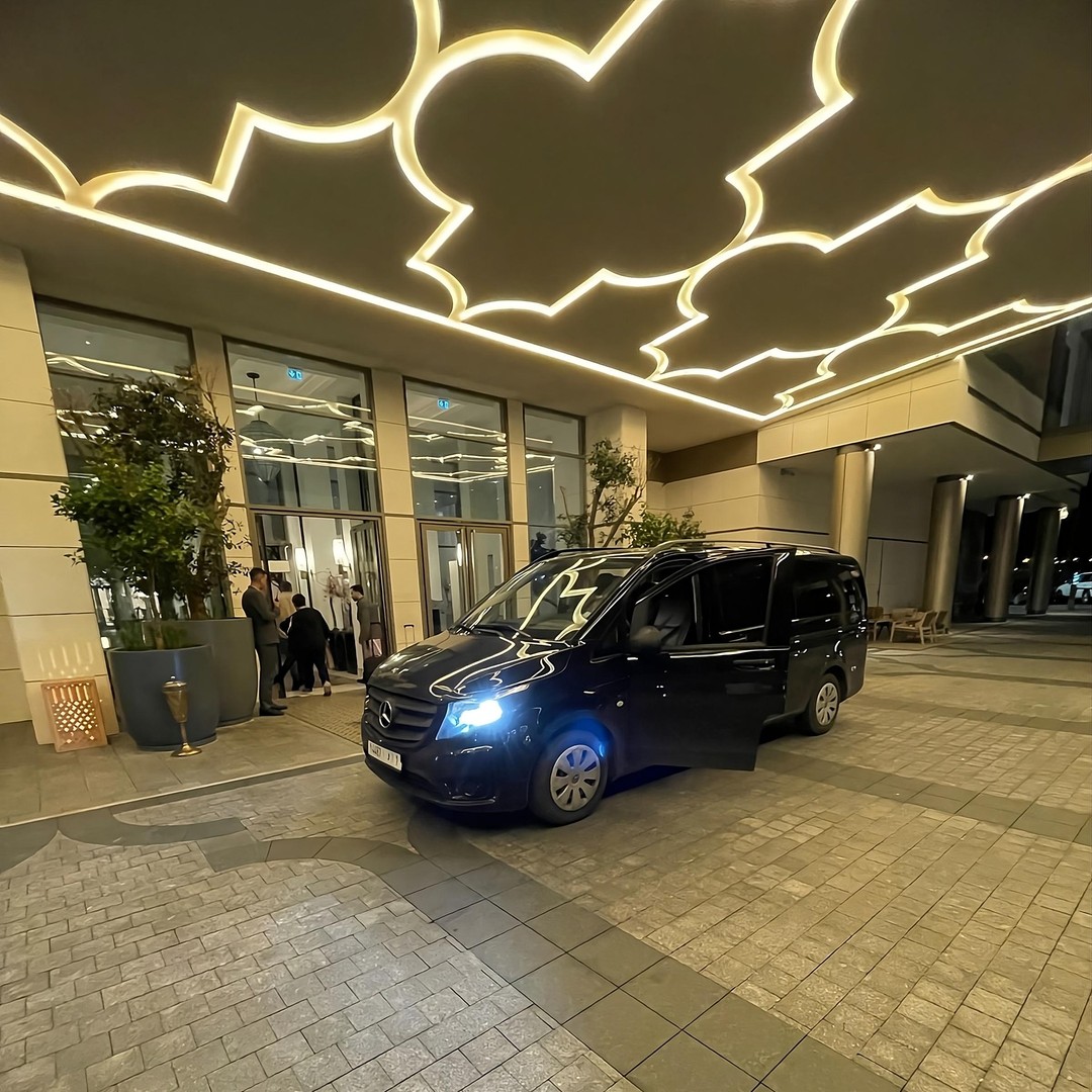 Prise en charge privée à l'aéroport et orientation à Rabat