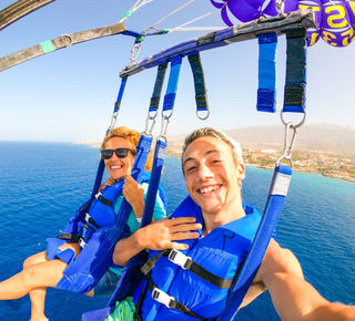 Parachute ascensionnel à Amalfi (Italie)