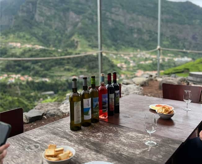 Madeira: tour guidato con degustazione di vini, safari in jeep e punti panoramici