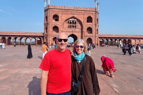 Desde Delhi: tour de día completo por la ciudad antigua y la nueva Delhi.Tour de un día: Old Delhi y New Delhi: coche, guía y tickets de acceso incluidos.