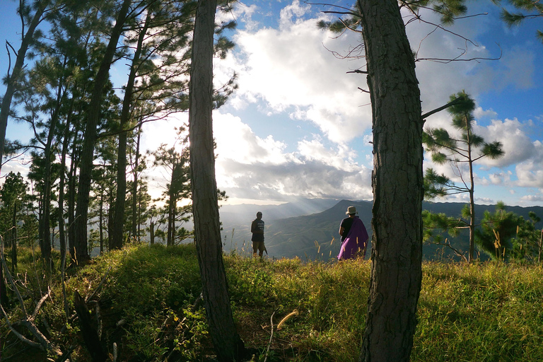 Nadi: Przygoda z wędrówką w małej grupie po ukrytych szczytachUkryte szczyty – przygoda dla małych grup miłośników wędrówek