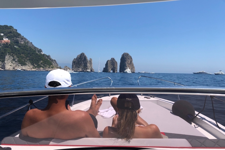 Excursión Privada en Barco por Capri o la Costa AmalfitanaExcursión Privada en Barco por Capri o Amalfi